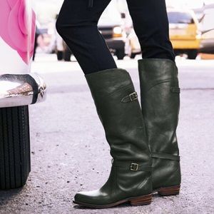 Frye Dorado riding boots in rare green size 8